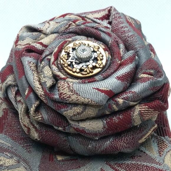 Vintage Silk Tie Pin Wembley Hand Crafted Upcycled Brooch Floral MCM Button New - Picture 4 of 12